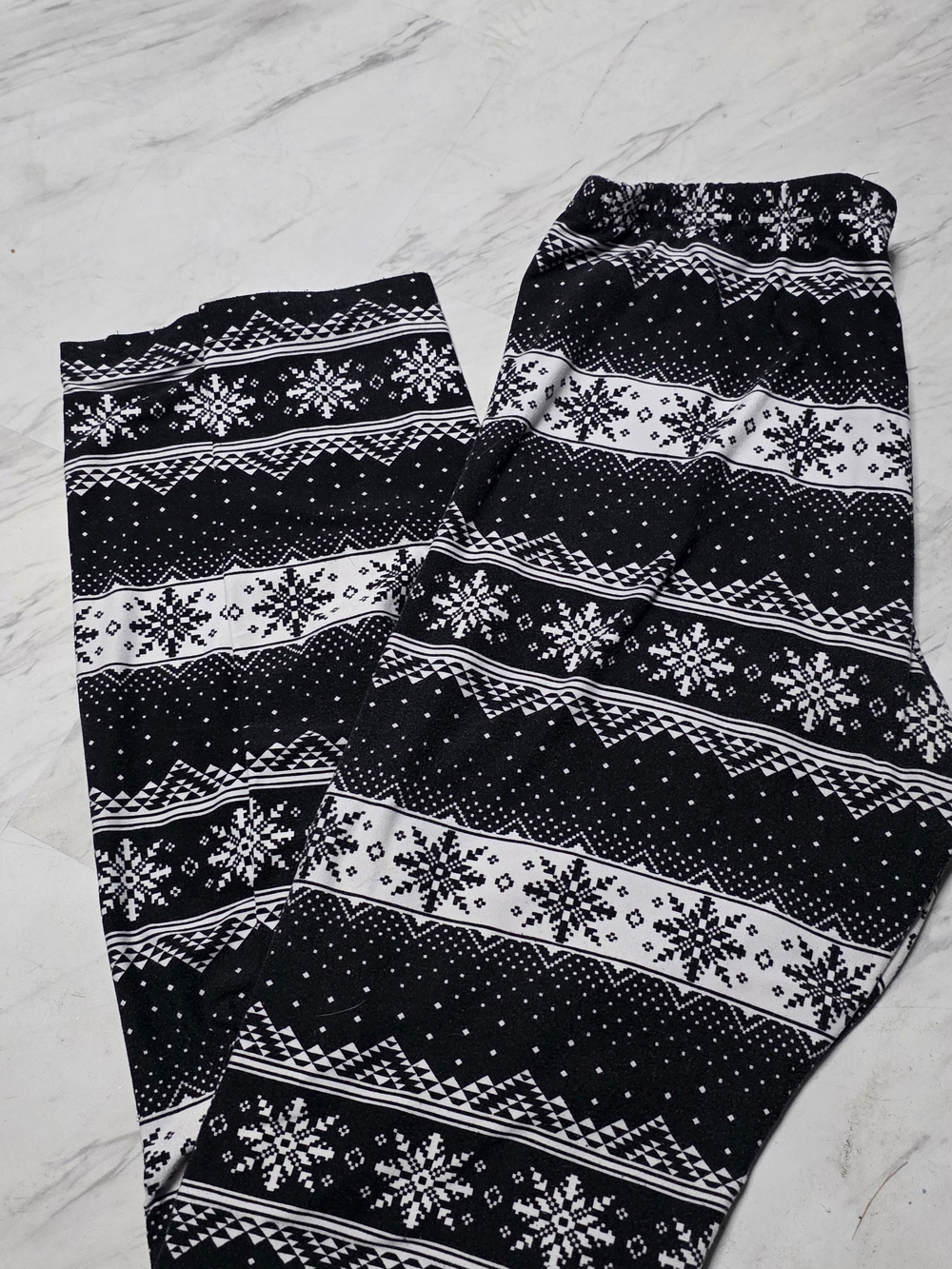 SO Black and White Mid-Rise Leggings
